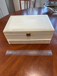Vintage White Jewelry Box With Beige Felt Interior