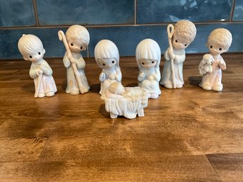 Precious Moments Vintage 7 Pc Nativity Set Come Let Us Adore Him