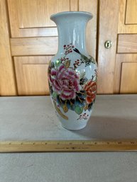 Vintage Hand Painted Porcelain Asian Vase Moriage Gold Accents