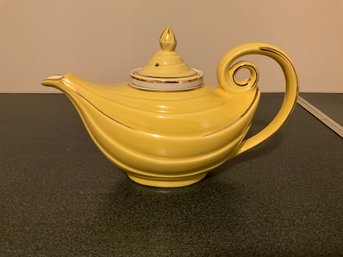 1930 - 1970 HALL Yellow Aladdin Teapot & Infuser USA 6-Cup #0679R