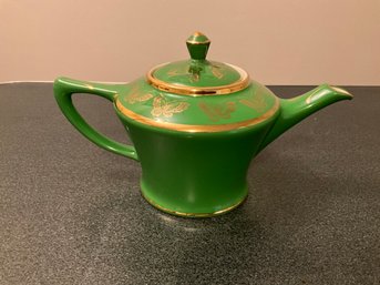 Vintage Hall Apple Green Teapot With Gold Butterflies 01.52