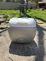 Igloo Ice Cap 40 Roller Cooler In Great Shape