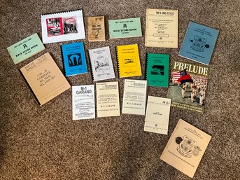 Lot Of Vintage US Army Books Pamphlets