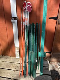 Lot Of Steel Fence Posts And Fiberglass Markers Great For Garden Or Driveway