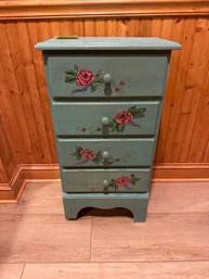 Vintage Shabby Chic Hand Painted 4 Drawer Chest Of Drawers Fits Anywhere