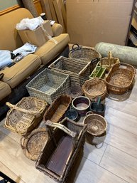 Super Large Lot Of Wicker Baskets In Various Shapes And Sizes All In Great Condition Gotta Have This Lot