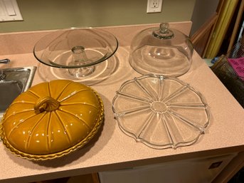 Large Glass Cake Plate With Cake Holder And Pie Holder In Excellent Condition