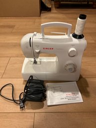 Singer Portable Sewing Machine Model 2259 In Excellent Condition
