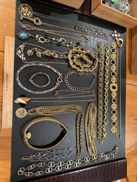Estate Sale Jewelry Lot Of Ladies Vintage Fashion Gold Tone Necklaces See All Photos