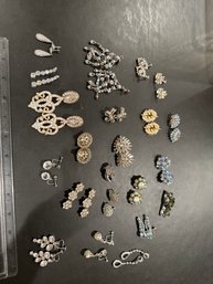 Estate Sale Jewelry Lot Of Ladies Vintage Fashion Rhinestone Earrings Post Clip On Screw On See All Photos