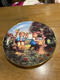 The M. I. Hummel Plate Collection Little Companions The Danbury Mint Limited Edition Plate No. MJ1625 Colorful
