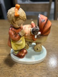 Hummel Doll Mother No 67 Figurine In Great Condition