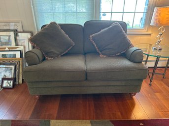 60x36x38 Inch La-Z-Boy Loveseat Comfortable Great Condition See Photos