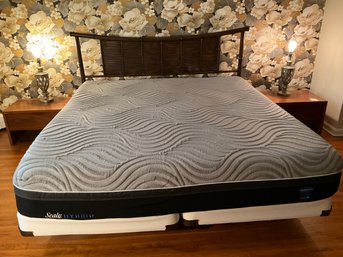 King Size Sealy Hybrid Posture Pedic Mattress With 2 Twin Boxsprings Brown Metal Bamboo Style Headboard