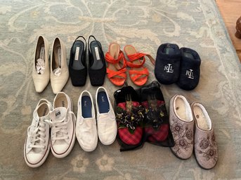 Lot Of Assorted Lady Shoes And Slippers Size 7 To 8