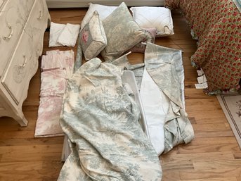 Vintage King Bedroom Lot Duvet With Duvet Cover, Throw Pillows, Pillowcases, Bed Skirt, Shower Curtain, And