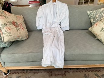 Soft Surroundings White Bath Robe Housecoat Size Medium Petite Ribbed Fluffy Plush Attached Belt