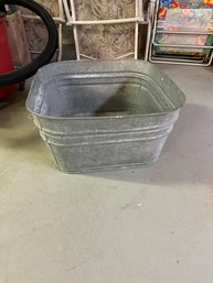 Vintage Galvanized Metal Wash Bin 23x23x12 Inch