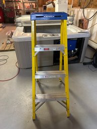 Werner 4 Ft. Fiberglass Step Ladder With 250 Lbs. Load Capacity Type