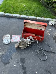 Milwaukee 7 1/2 Heavy Duty Worm Drive Saw Saw With Blades 4000 Rpm Works Great Very Quite In Case