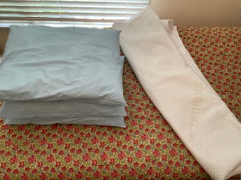 3 Waterproof Pillows And Drin Tec Twin XL Mattress Cover