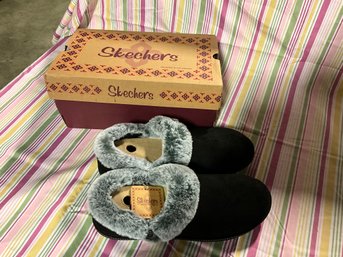 Ladies Sketchers Slippers, Vegan Campfire French Toast, Black Slippers, Size 10 New In Box