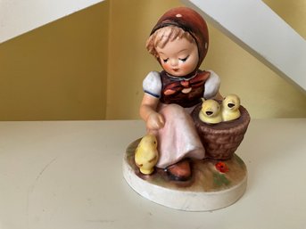Vintage Hummel Figurine: 57/0, Chick Girl