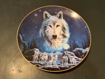 The Hamilton Collection Eyes Of The Night From The Wilderness Spirit Wolf Collector Plate Collection