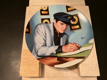 Elvis Presley 'Looking At A Legend' 'Closing The Deal' Collector's Plate In Box