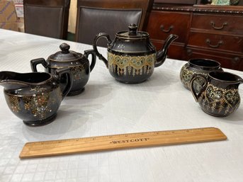 Beautiful Tea Set Lot Tea Pot 2 Creamer And 2 Pitchers England Japan