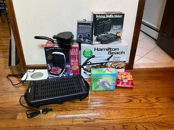 Nice Lot Of Kitchen Appliances, And Gadgets - Some New