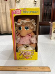 VINTAGE 1983 HASBRO SOFTIES BABY MISS PIGGY MUPPET BABIES SMALL PLUSH TOY In Original Box