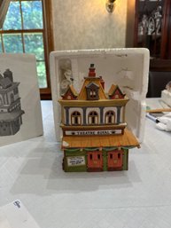 Department 56 Heritage Village Collection Dickens' Village Series 'Theatre Royal' Excellent