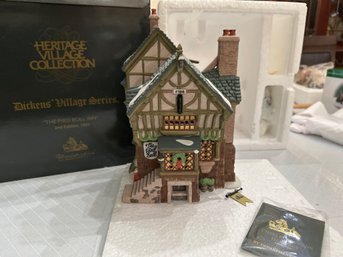 Department 56 The Pied Bull Inn Dickens Christmas Village Excellent