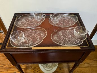 Set Of 4 Vintage Pretty Glass Tea And Sandwich Plates And Cups 8 Pieces