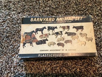 Plasticville 18 Piece Barnyard Animal Set Plus Extras