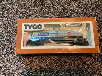 HO Scale Tyco GATX Arco Single-Dome Tank Car #697012 In Box