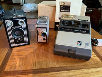 Camera Collectors Lot Lot Of Vintage Cameras, Brownie Target 616 Kodak Brownie And Kodak Party Flash Instan