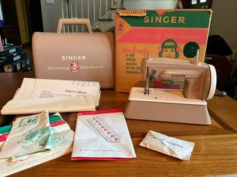 Child Size Singer Sewing Machine Beige & Ivory All Metal Original 1950s Hand Crank  New In Box