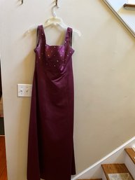 B2 Maroon Bridesmaid Dress Size 12 Needs Dry Cleaning Perfect For Fall Wedding