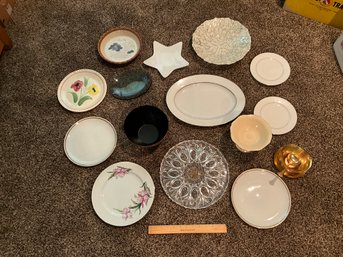 Large Lot Of Party Entertaining Trays  Cake, Plates, Candy Bowls, Gravy, Bowls, And More Seal Photos