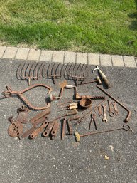 Lot Of Vintage Tools And Gear Clean Um Up Or Leave As Is Great To Hang On The Wall Or In The Barn Cool Stuff