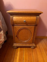 Late 20th Century Vintage Lexington Mansion Collection Nightstand 18x14x27 Inches