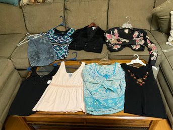 Large Lot Of Ladies Tops Shirts Blouses Size Medium