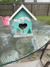 12x6x 8 Wooden Bird House With Nest In Good Condition