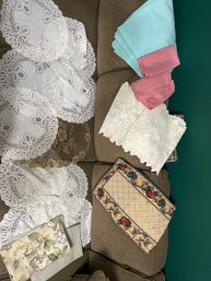 Linen Lot Doilies, Tablecloth, Napkins, Table Runners, Placemats As Pictured