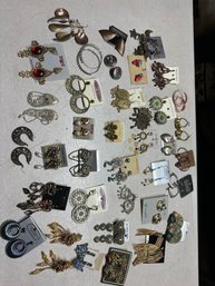 Estate Sale, Jewelry Lot Of Ladies Fashion Earrings See All Photos