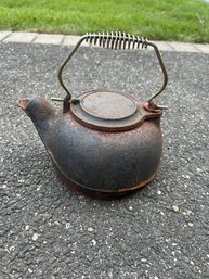 Vintage Black Kettle Great For The Top Of The Wood Or Coal Stove Will Clean Up Nice In Great Condition