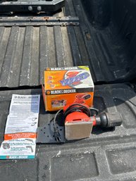 Black And Decker 1/4 Sheet Finishing Sander Works Great