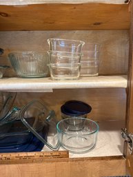 Kitchen Cabinet Lot Glass Bakeware Storage Serving Bowls Casserole Dishes Pie Dish, Pyrex And More See Photos